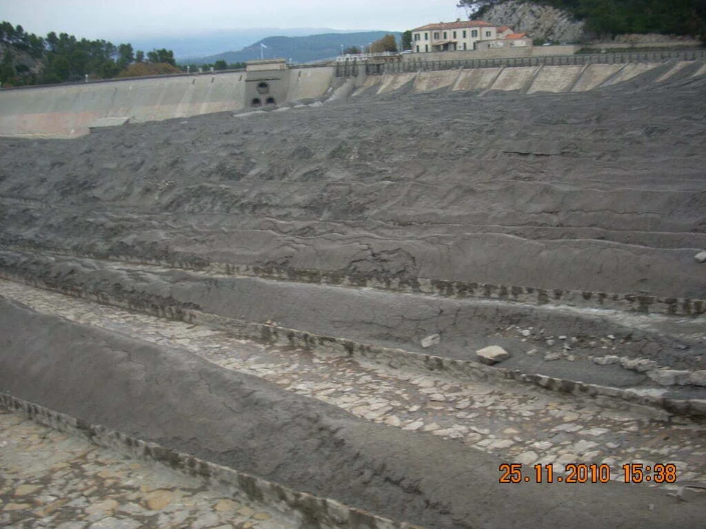 Murs en béton banché