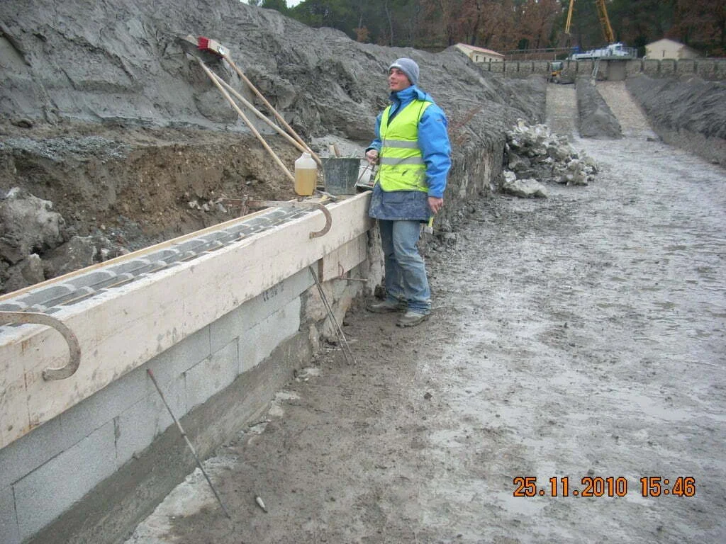 Murs en béton banché