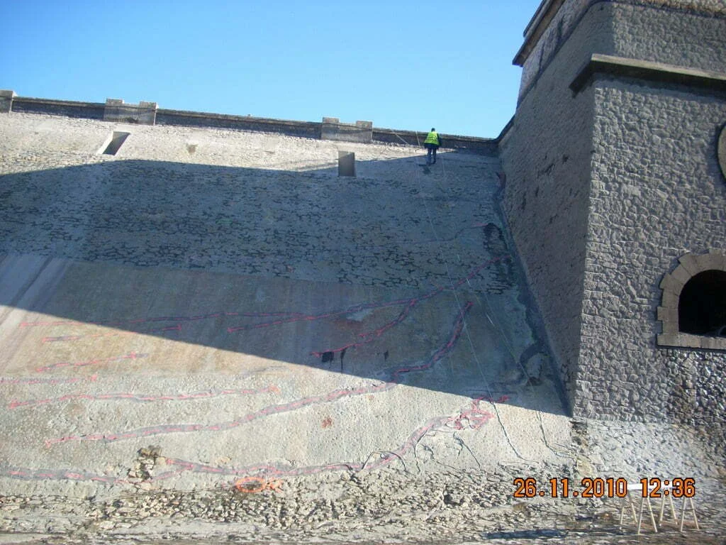 Murs en béton banché