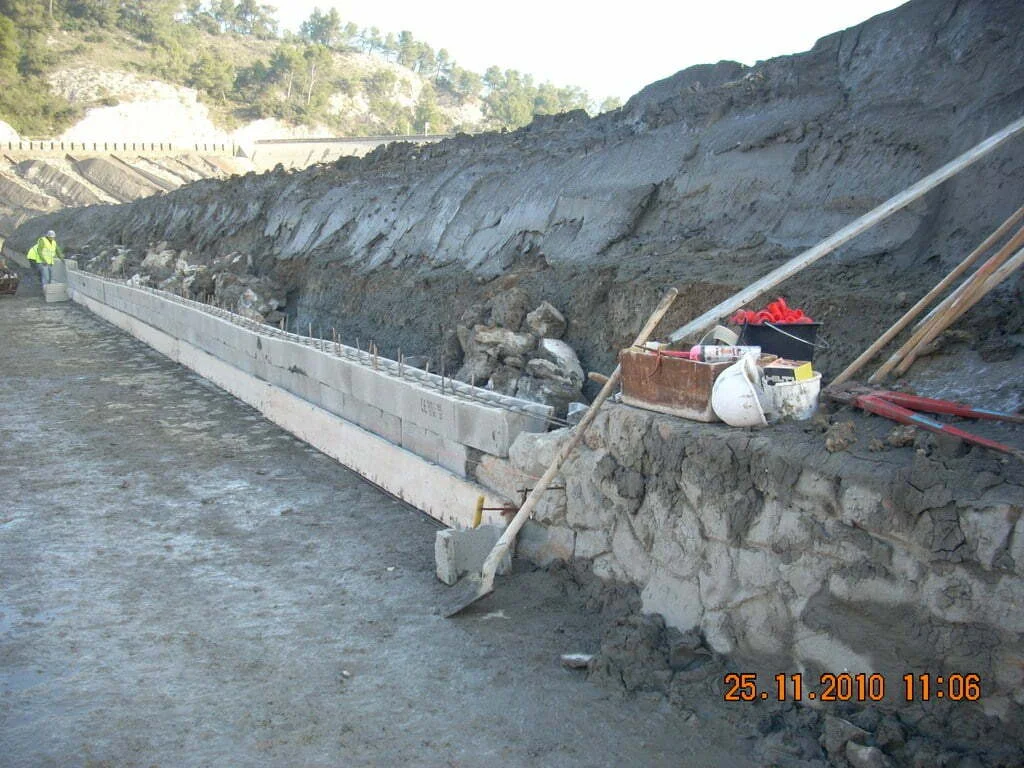 Murs en béton banché