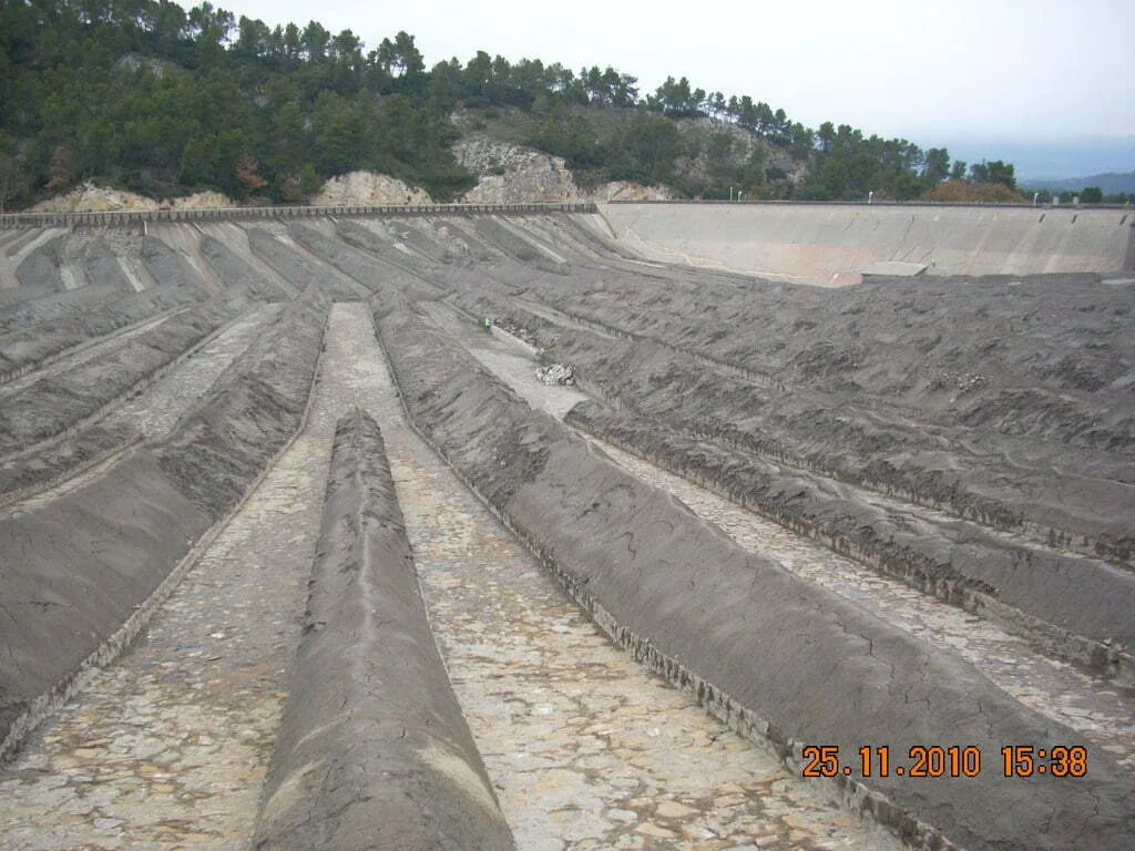 Murs en béton banché